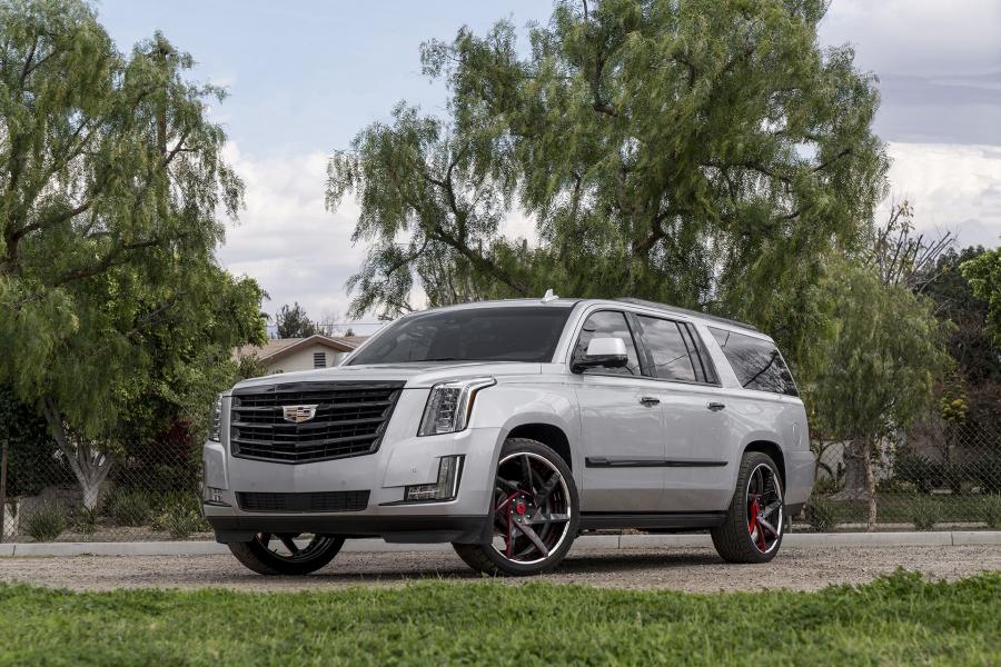  Cadillac Escalade on Forgiato Wheels (N-2) 2018 года  (фото 1 из 5)